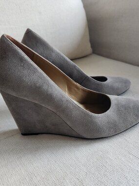 Aerosoles Gray Suede Wedge Pumps - US 11